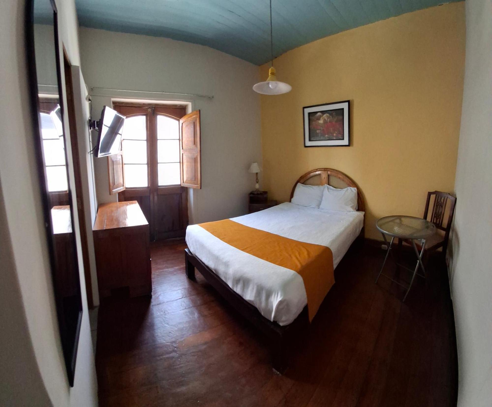 Hostal Lluvia De Oro Arequipa Exterior photo